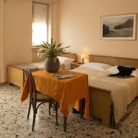 Buena Onda Hotel 3*
