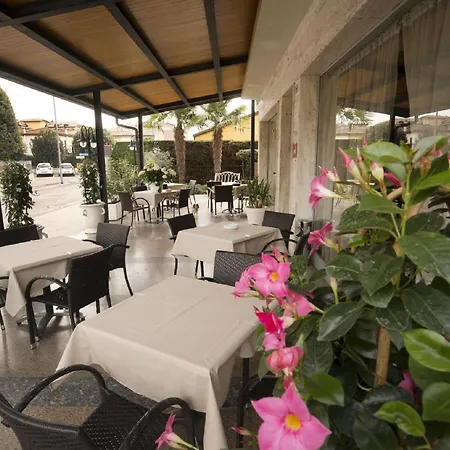 Buena Onda 3* 佩斯基耶拉德加达