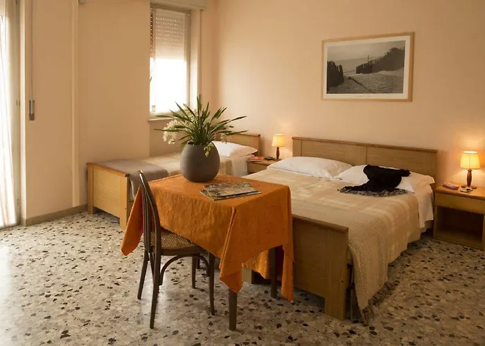 Buena Onda Hotel 3*